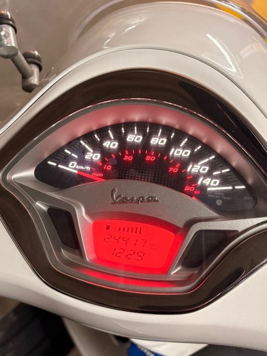 Scooter Vespa GTS 125