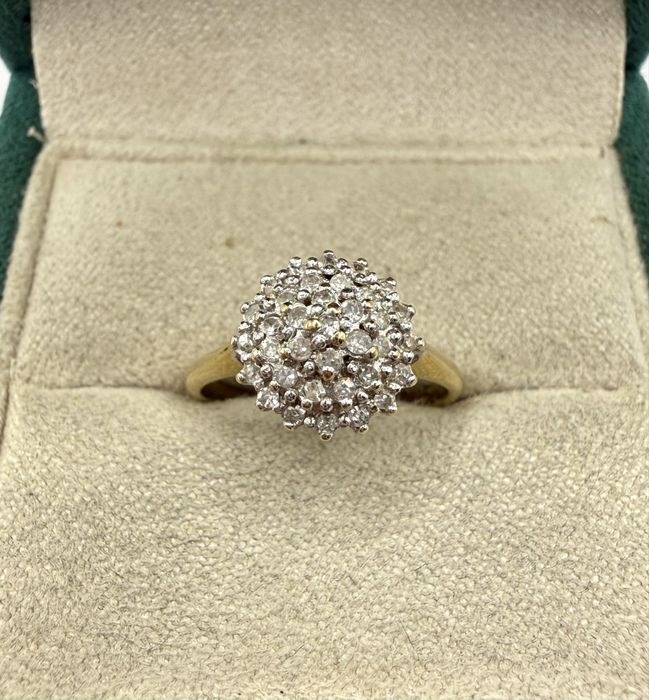 Złoty pierścionek z diamentami 0,25ct