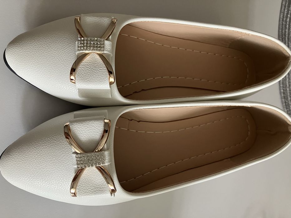 Damskie buty z noskiem