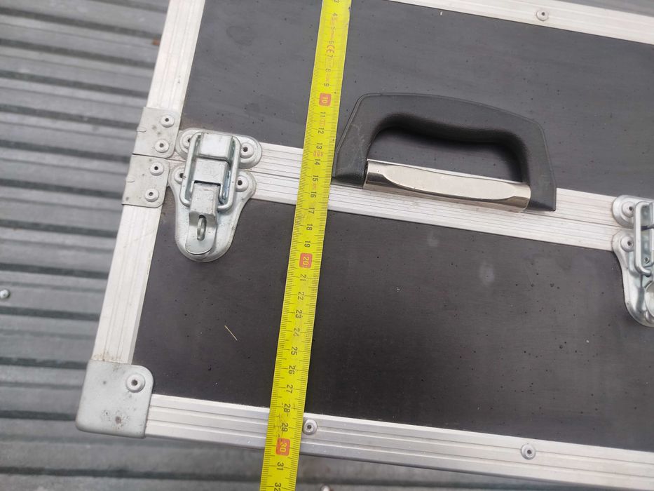 Kufer kosmetyczny masywny