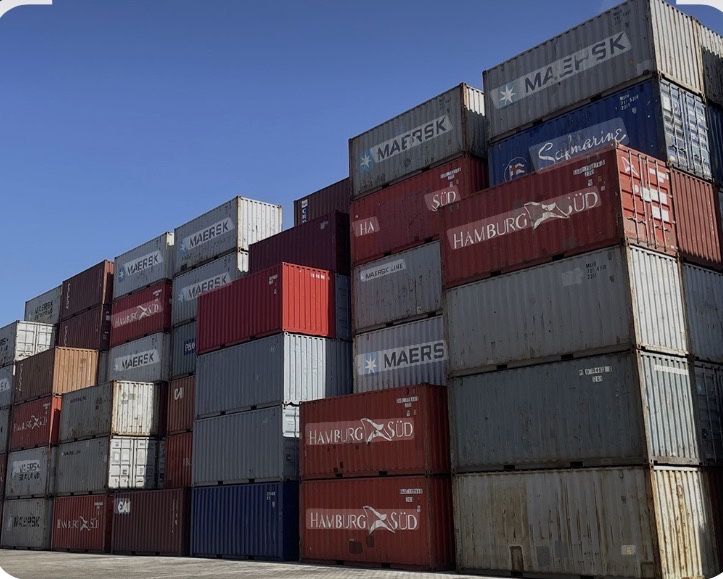 Alojamento para funcionarios e arrumos