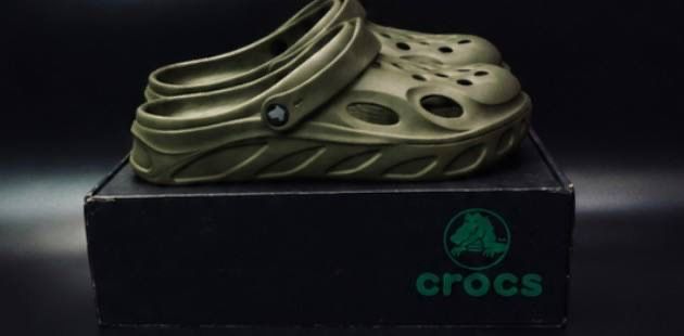 Crocs Classic Army Green / мужские кроксы класик хаки сабо / дышащие кроксы / закрытые шлепки / вентеляцыонные  отверстия