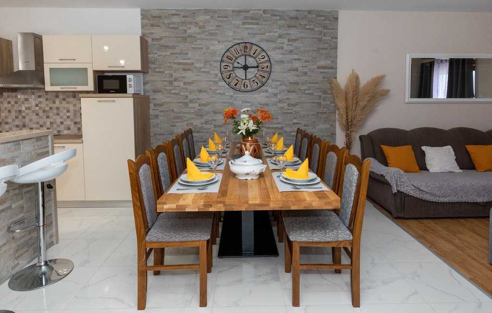 Wakacje, południe Chorwacji, dom z basenem dla 12 osób