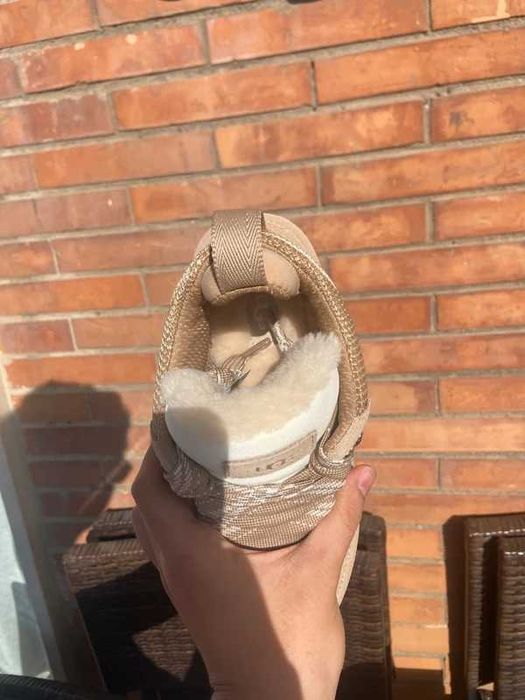 UGG Lowmel Sand r.38