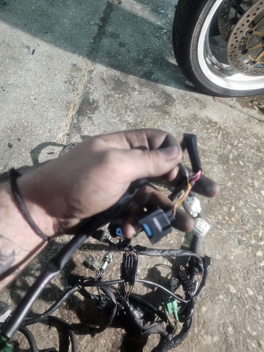 Material gsxr k2 1000