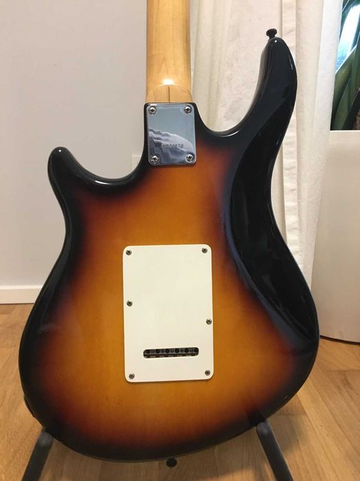 Peavey Raptor Special. Stratocaster S-S-S Корея в плотном чехле Peavey