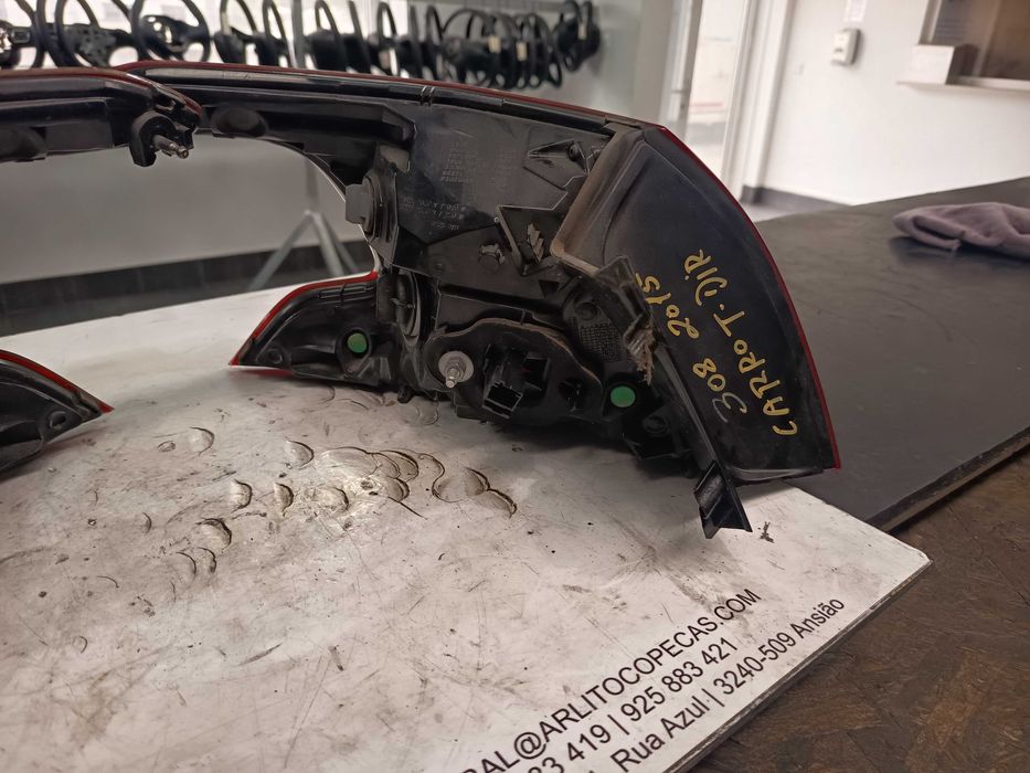 Farolim trás painel esquerdo Peugeot 308 de 2013 a 2017