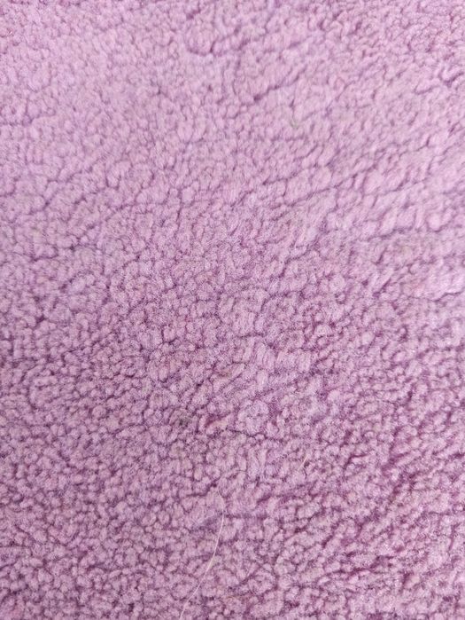 Carpete pelo curto roxo claro