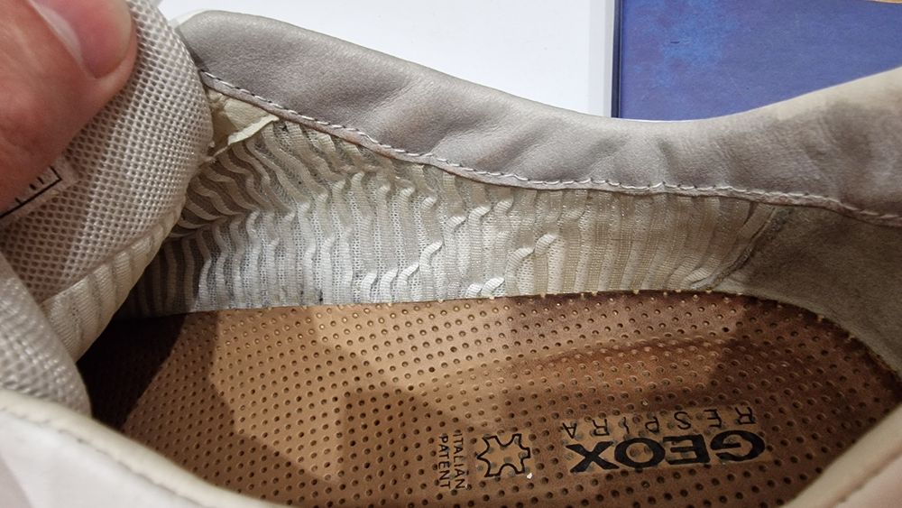 Шкіряні кросівки Geox 44р