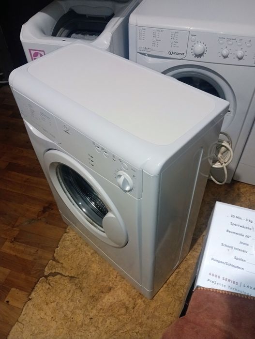 Пральна машина Indesit