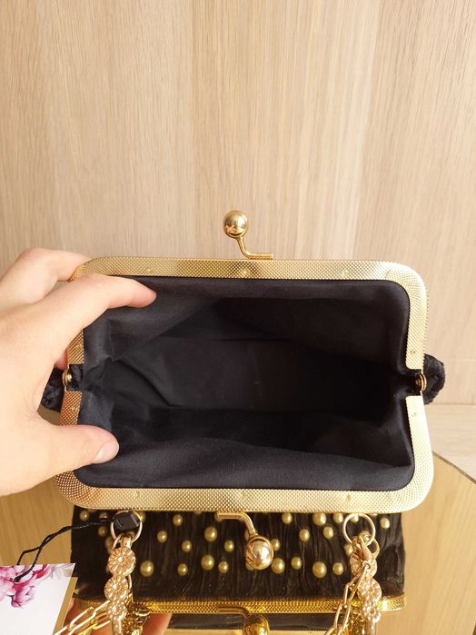 Torebka Czarna Złota Z Perełkami Z Uchwytem Do Ręki Na Ramię