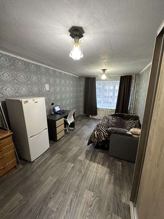 Продаж просторої кімнати на Виставці!