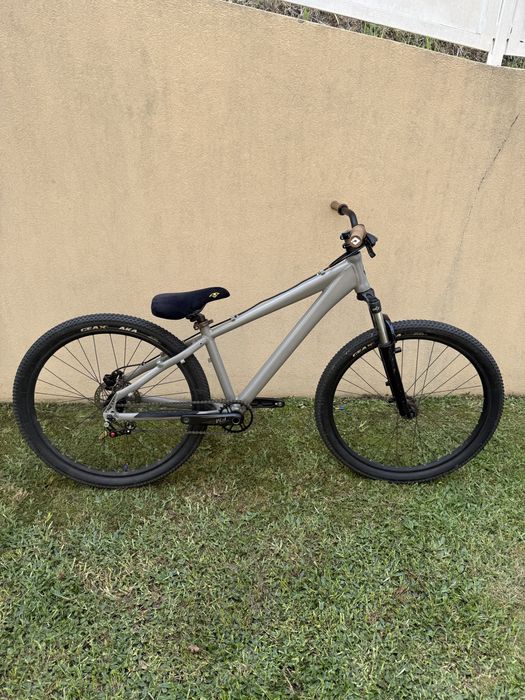 Bicicleta Dirt Jump / Street / Pump Track