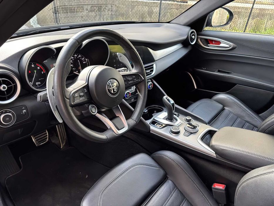 Alfa Romeo Giulia Veloce      2023