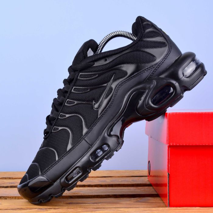 (1969) Кросівки Nike Air Max TN Plus чорні з чорним лого (36-46)