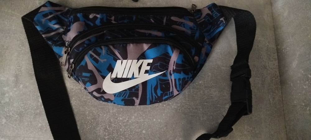 сумка-бананка Nike
