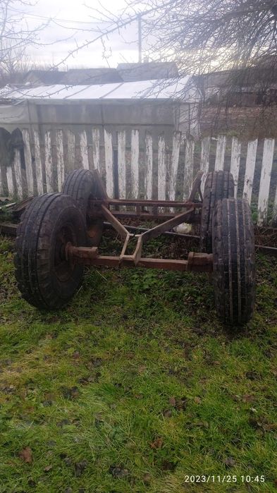 Продам колеса зі ступецями  на пицеп 2птс4