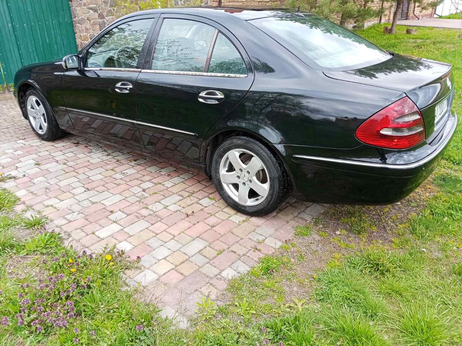 Mercedes-Benz w211