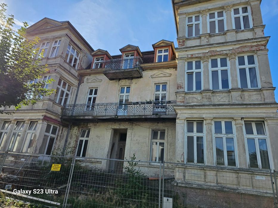 Poszukiwani Sztukatorzy do ciagniecia Gzymsòw na Fassadz w Ahlbeck w niemczech