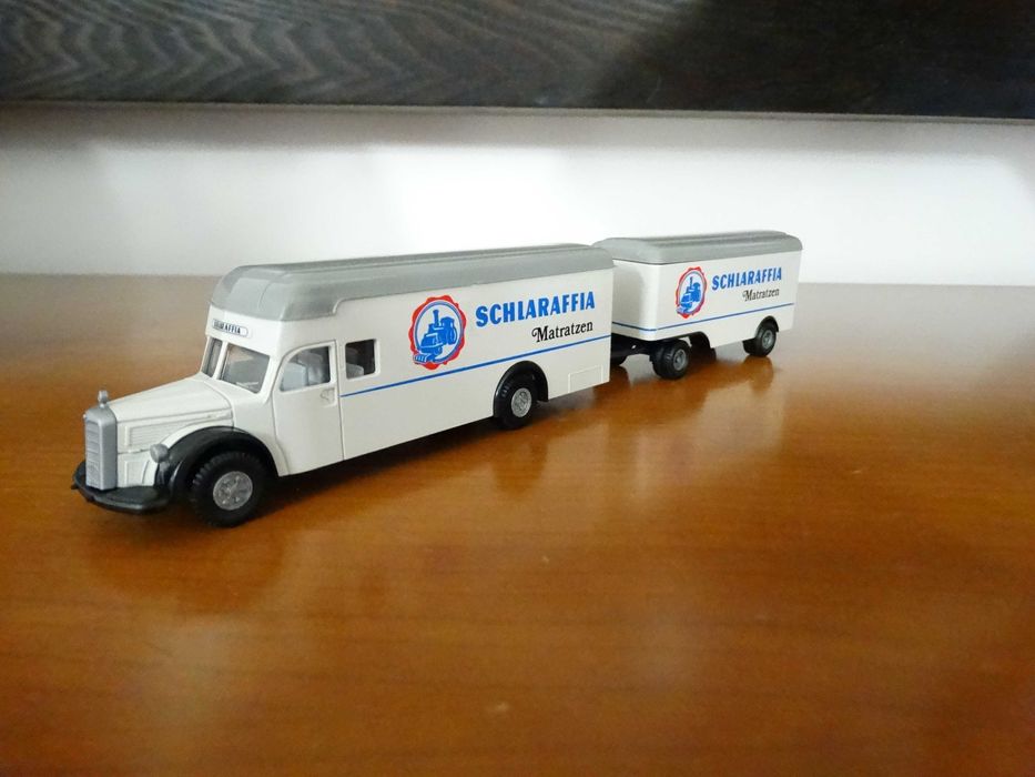 Camião H0 1:87 da marca Brekina