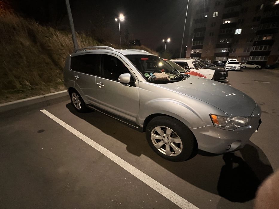 Mitsubishi outlander XL2010 rest 4wd