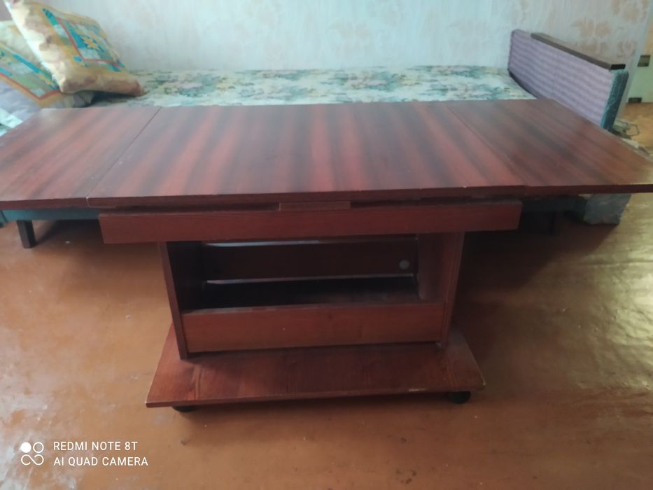 Раскладной стол в отличном состоянии