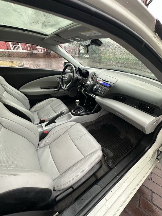 Продам Honda CR-Z 1.5 бензин/гидрид 2010 механика
