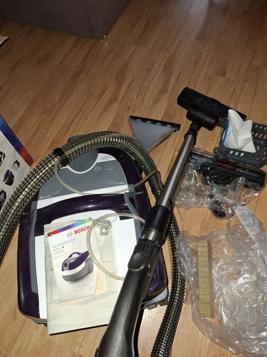 Пилосос Bosch AquaWash & Clean Serie 4