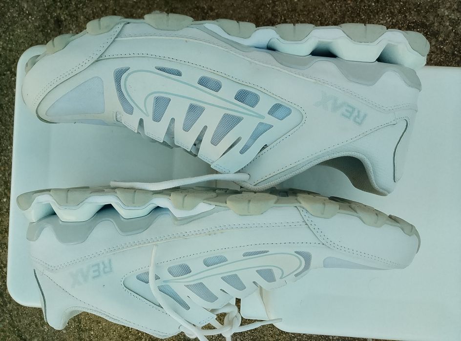 Tênis nikes branco 46 sem uso