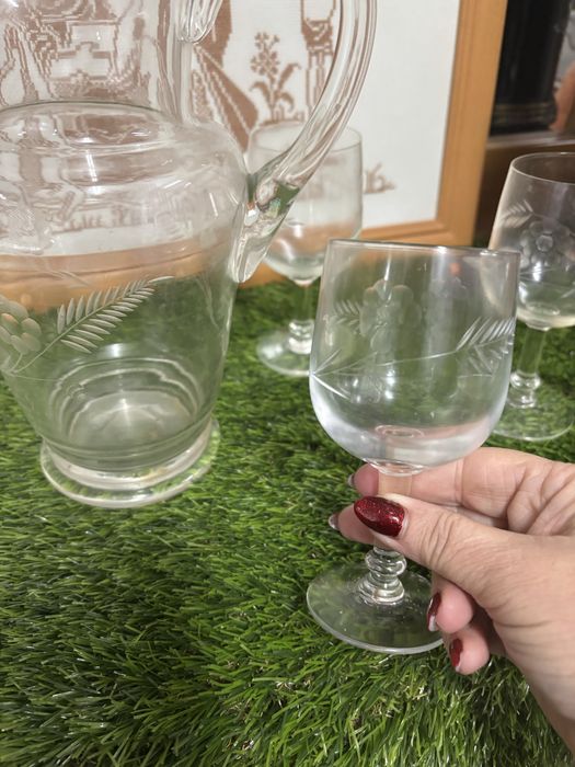 Jarra antiga lapidadacom 2 copos