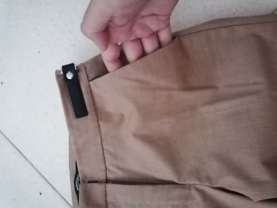 Calças castanhas da Mango, tamanho 34, novas