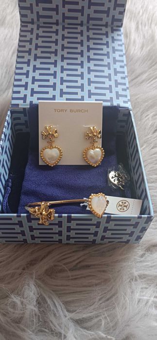 Tory Burch kolczyk i bransoletka  serduszka z masy perlowej