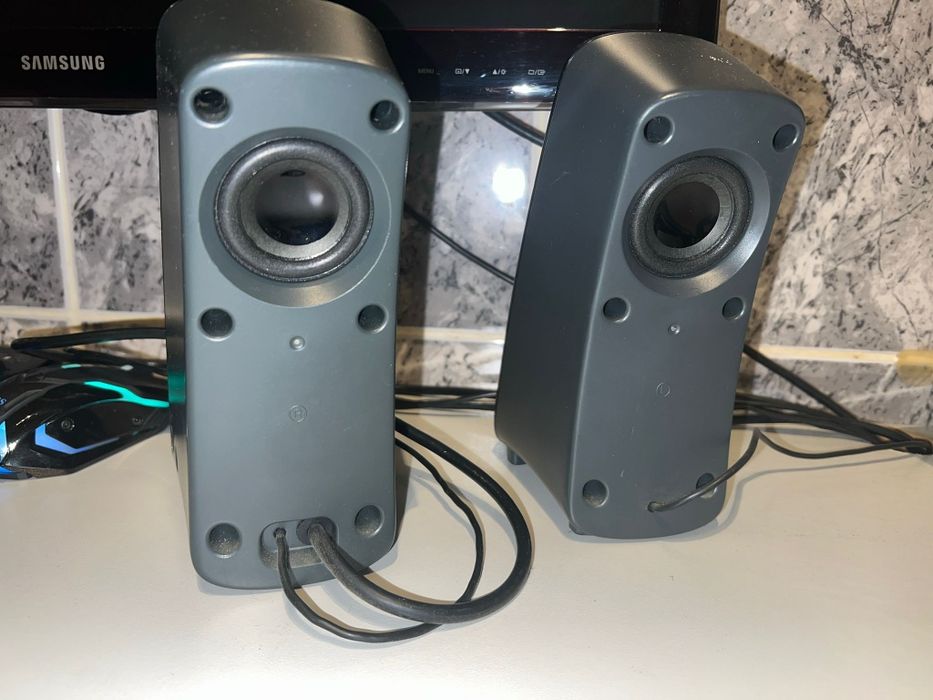 Colunas logitech