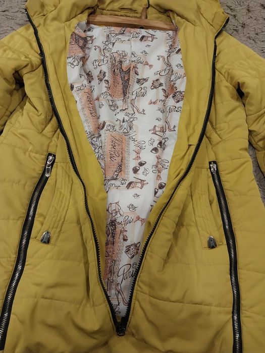 Жіноча куртка продам