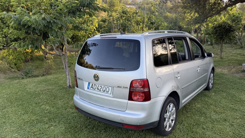 Volkswagen Touran 2.0 TDI / DSG - 2008 5 lugares + 2