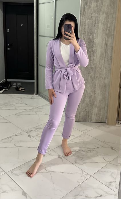 Брючный лавандовый костюм пиджак и брюки S