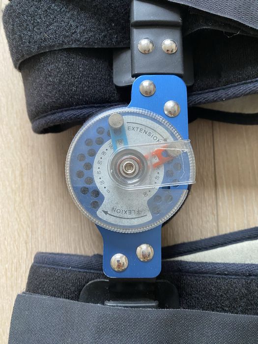 Orteza stawu kolanowego szynowo-opaskowa z zegarami SP-2900