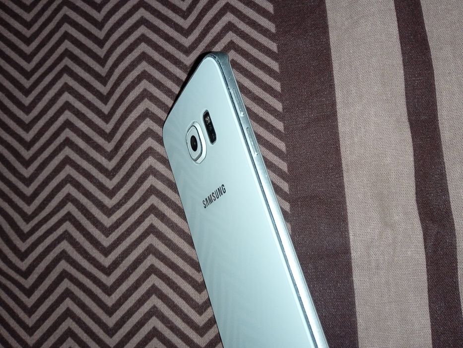 Смартфон Samsung S6 edge