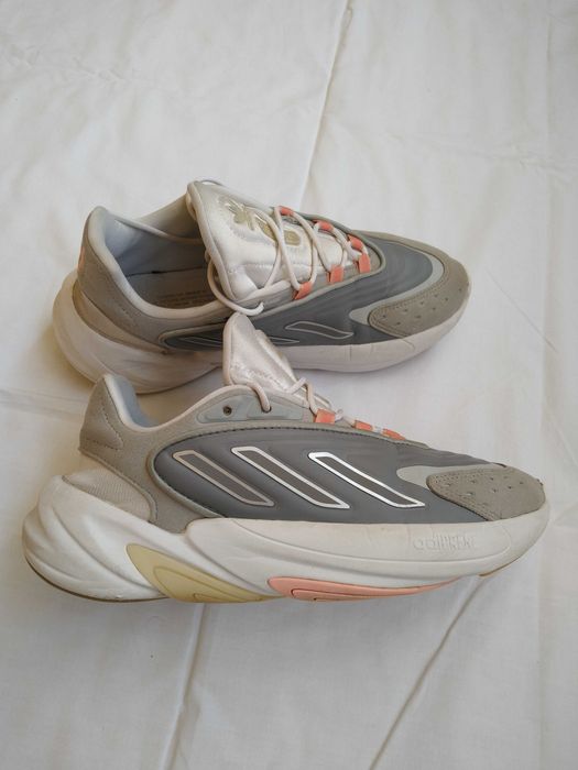 Оригінальні кросівки Adidas Ozelia