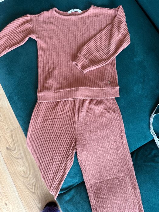 Sprzedam dres komplet H&M, rozmiar 128