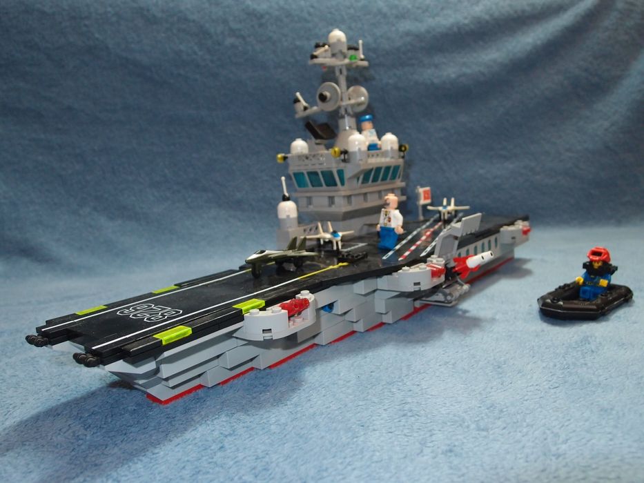 Детский конструктор Lego авианосец