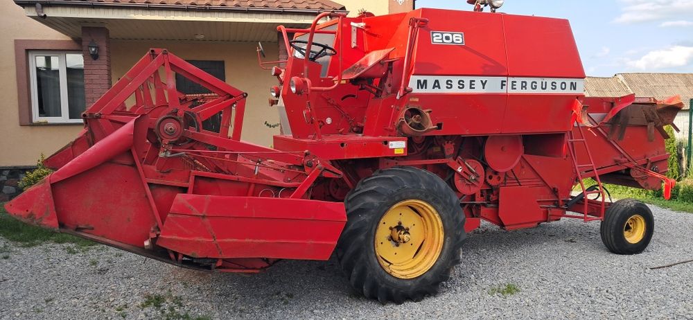 Продам комбайн Massey Ferguson 206