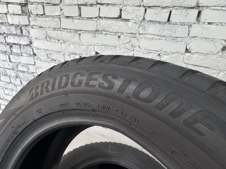Зимові шини Bridgestone 235/55 R18
