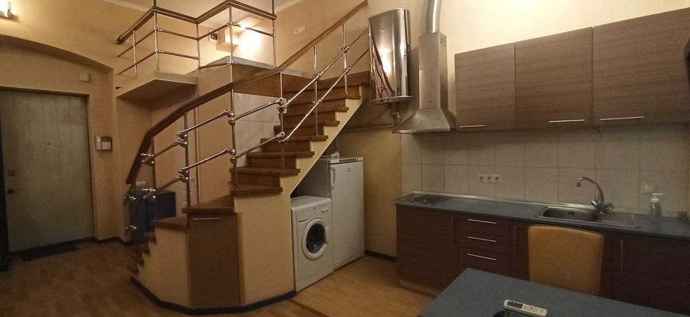 Здам дворівневу квартиру-студію біля метро Арсенальна, Печерськ