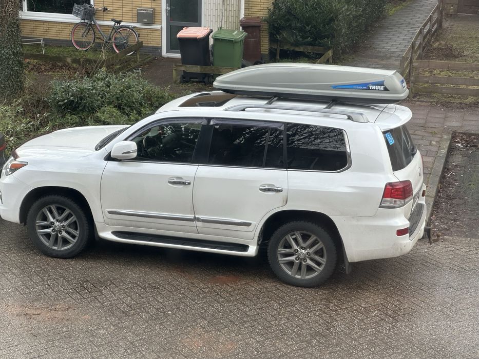 Продам бокс Thule Ocean 500 на дах з коиплектом кріплення.