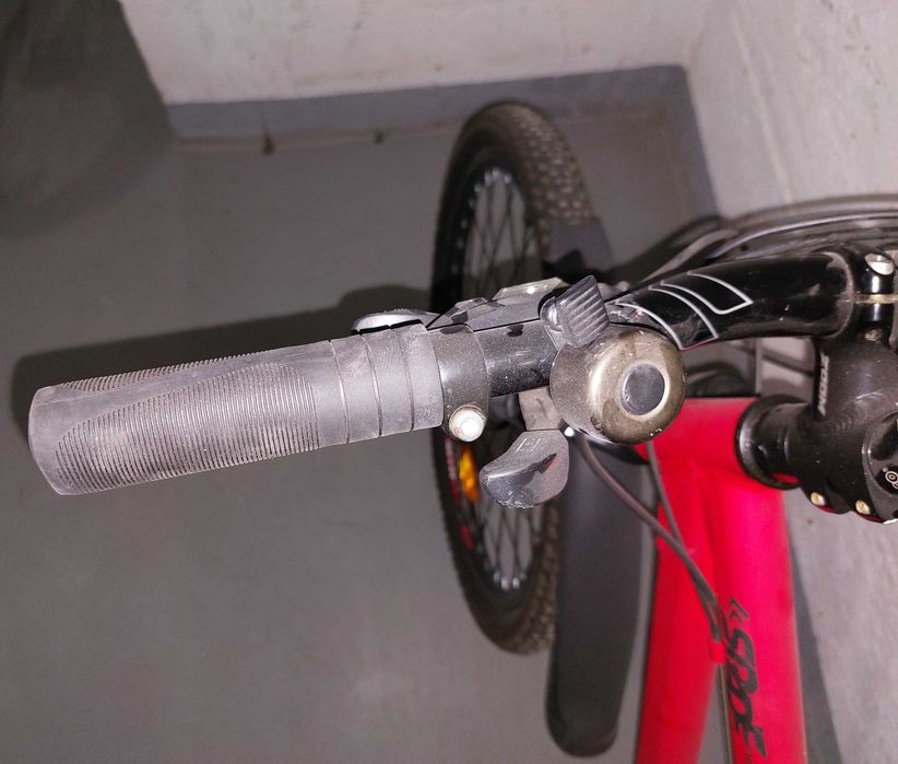 Sprzedam czerwony rower