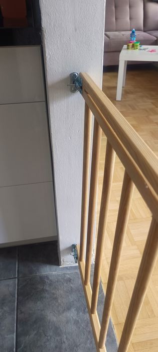 Płotek bramka zabezpieczająca dla dzieci lub zwierząt
