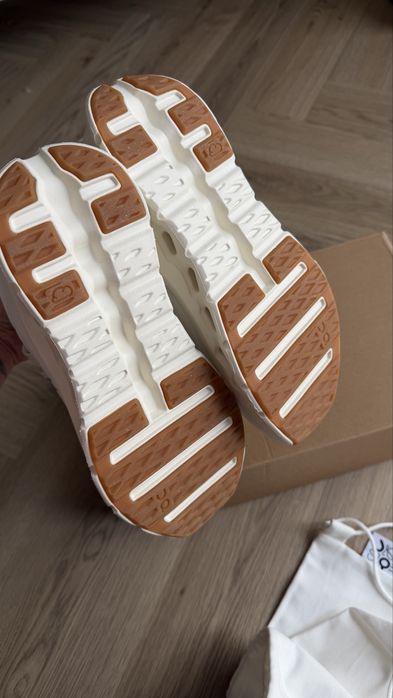 On Running Cloudtilt 2 LOEWE buty sneakersy