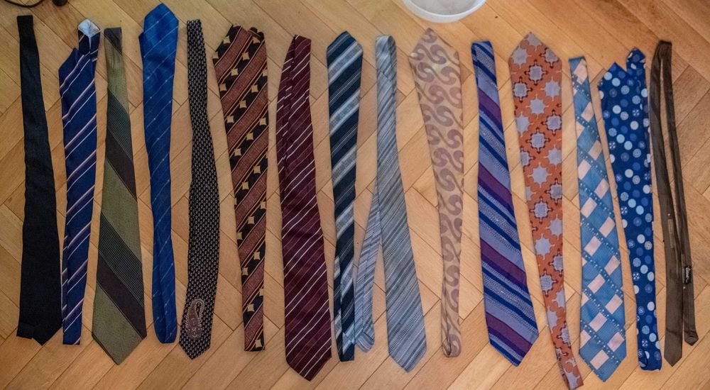 Zestaw krawatów vintage retro duża kolekcja męskich wzorów prążki