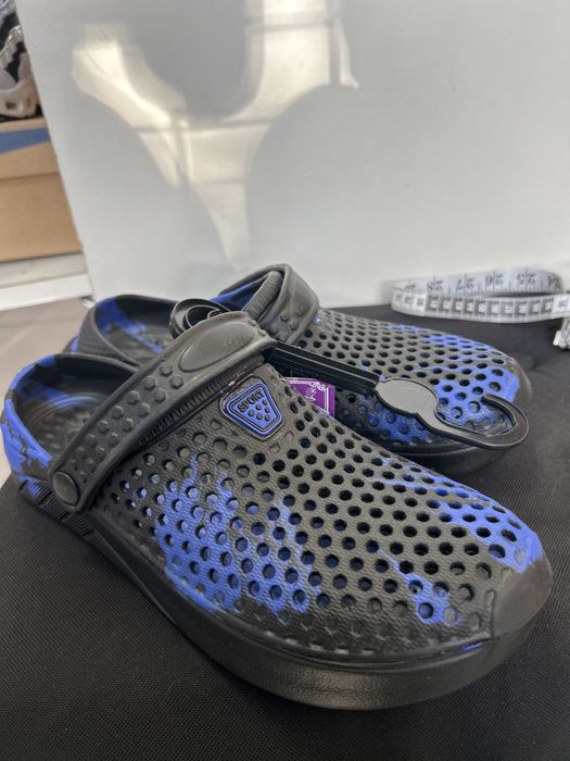 Kroksy meskie garnatowo-czarne